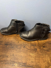 Load image into Gallery viewer, Girls Glitter Ankle Black Boots With Zip Oshkosh B’gosh Size 11 Medium